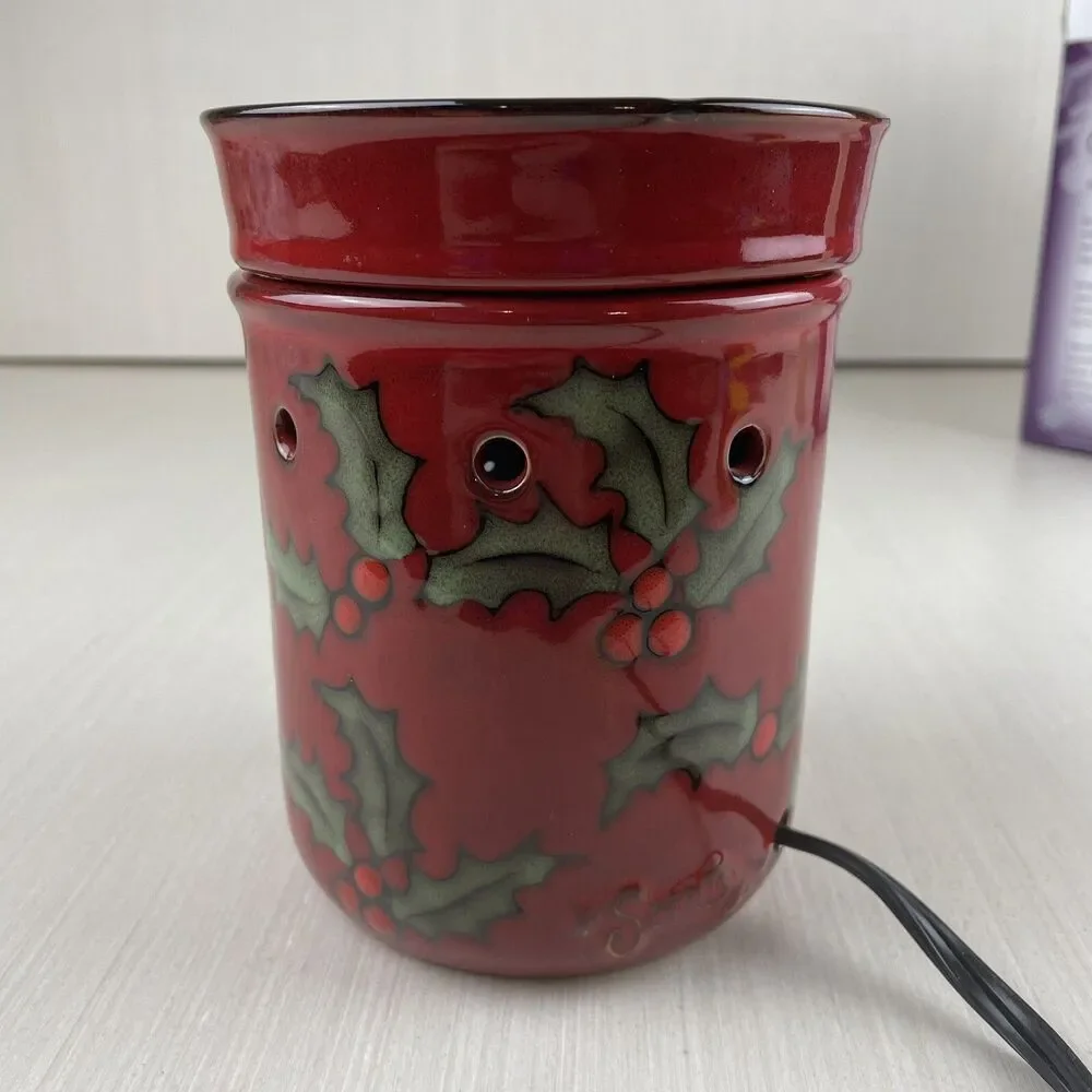 Merry Berry Full Size Scentsy Warmer Holly Berries Leaves Red Holiday Edition